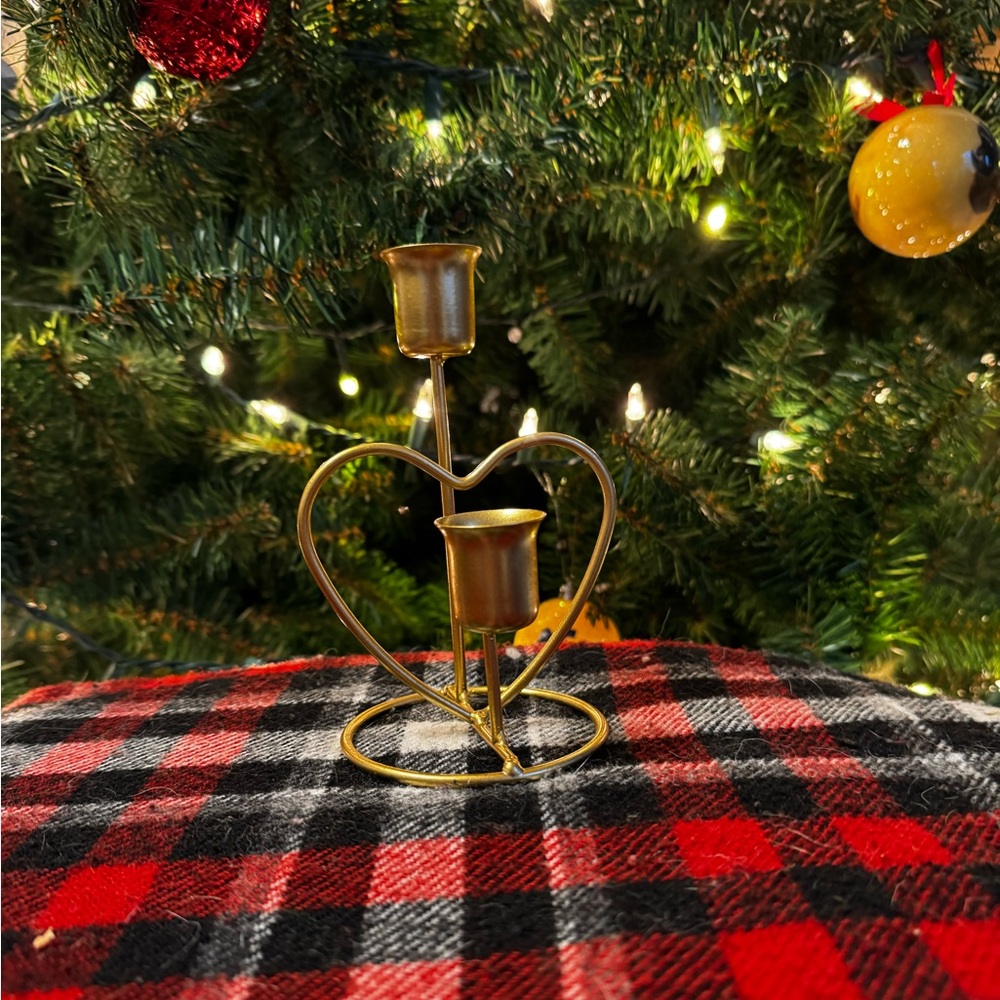 ✨ Gold Heart-Shaped Dual Candlestick Holder ✨